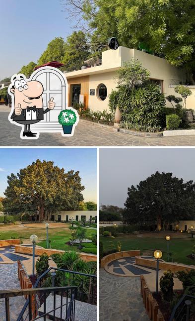 The exterior of Blue Tokai Coffee Roasters Mehrauli 1AQ