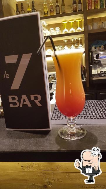 Regarder cette image de Bar le 7