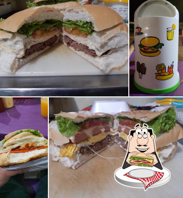 Clube sanduíches em Fofão Lanches
