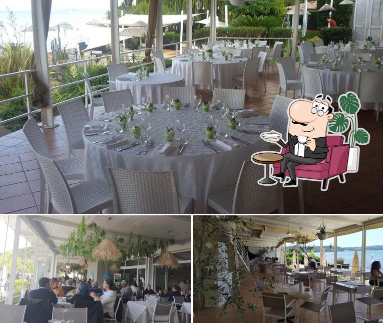 Gli interni di La Caletta ristorante sul lago