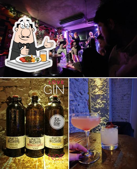 NOF - Eat & Drink si caratterizza per la cibo e bancone da bar
