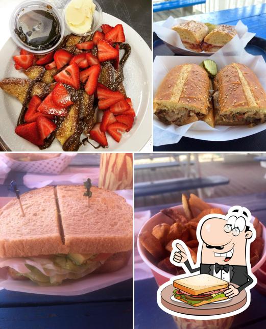 Gee Gee's Pizza, Grill, and Arcade