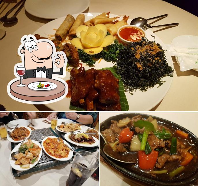 Еда в "Shanghai Restaurant"
