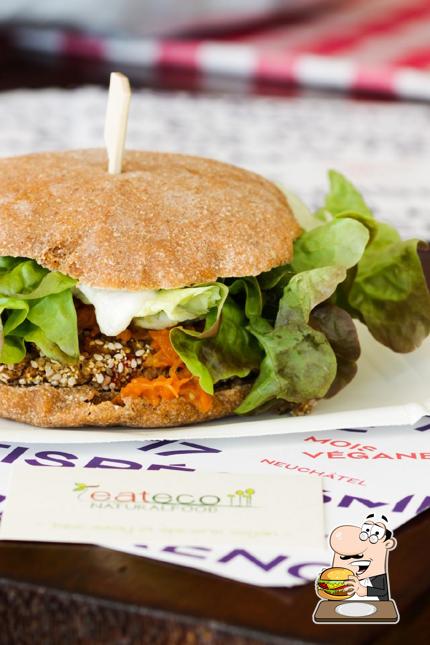 Prenditi un hamburger a Eateco Natural food