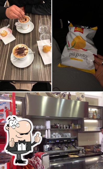 Guarda questa foto di Caffé Four Roses di Sanseverino Alfonso