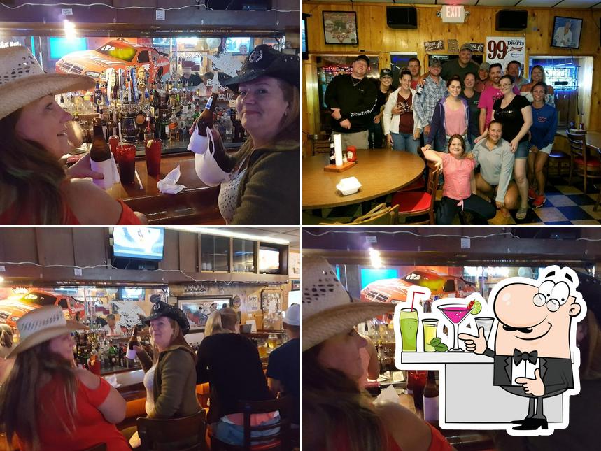 Hogbodys Bar and Grill, 10440 Bayshore Rd in North Fort Myers Restaurant menu and reviews