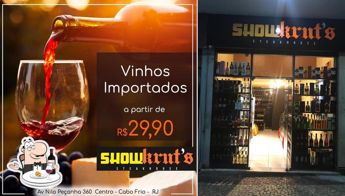 É agradável tomar uma taça de vinho no ShowKrut's