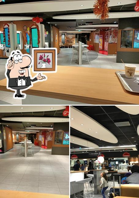 L'intérieur de Mcdonald's