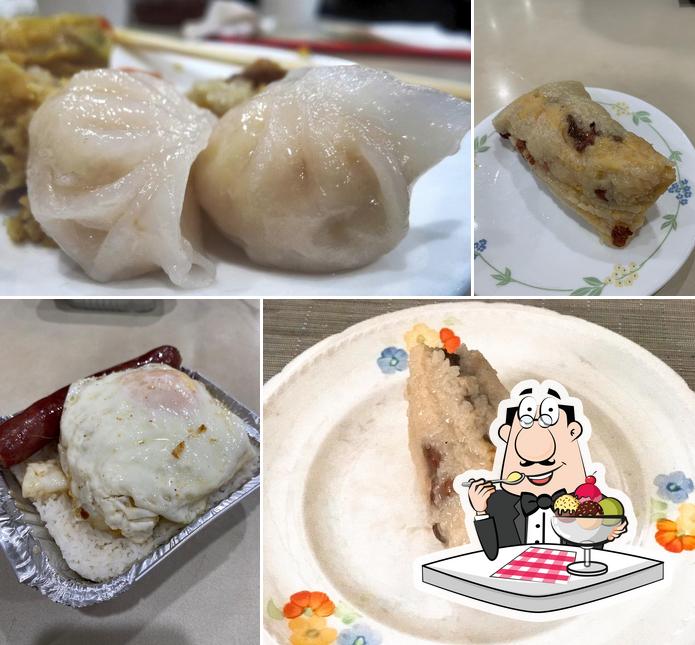 Mee Sum Cafe (美心） offers a range of sweet dishes