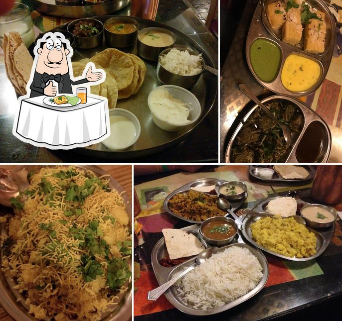 Platos en Jhupdi Indian Restaurant
