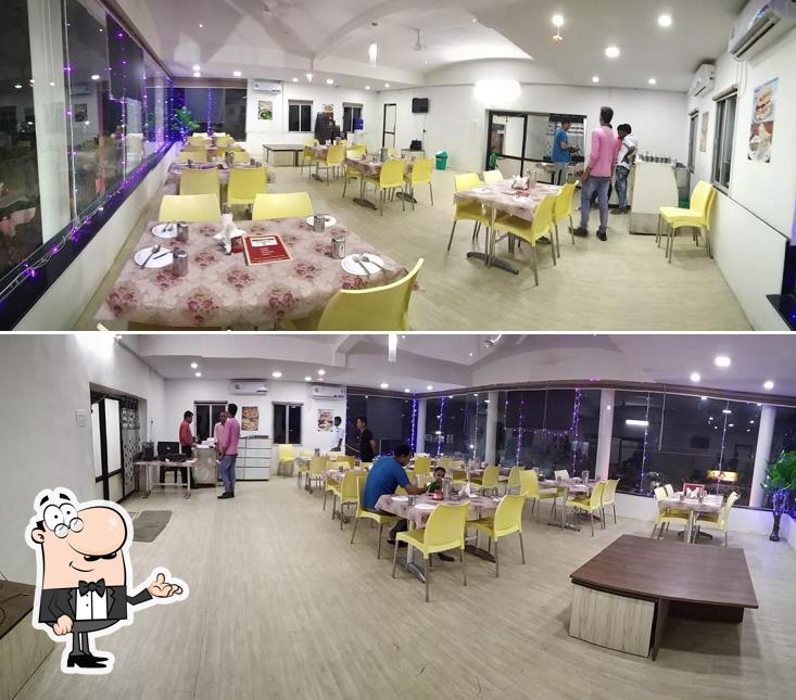 Narayan Food Court