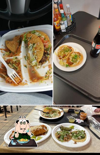 Loco Taco Taqueria, 4005 Plainfield Ave NE in Grand Rapids Restaurant menu and reviews
