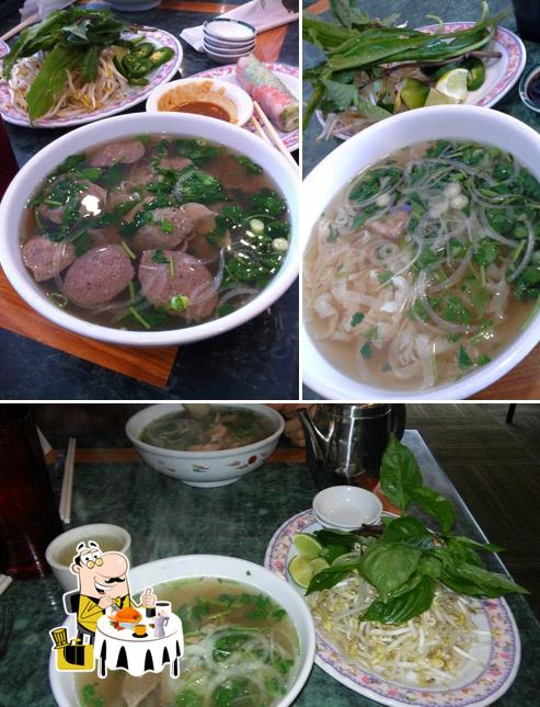 Блюда в "Pho Duy Vietnamese Restaurant"