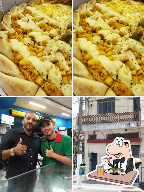 Comida em Pizzaria Esfihinha