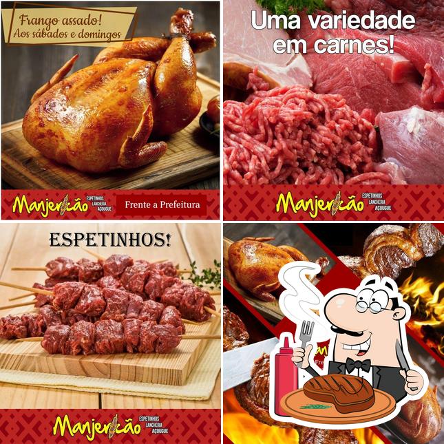 Experimente pratos de carne no Manjericão Espetos