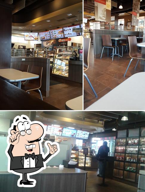 L'intérieur de Tim Hortons