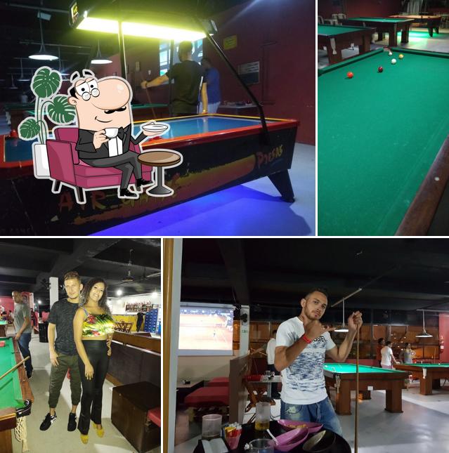 Veja imagens do interior do Fifteen Snooker Bar