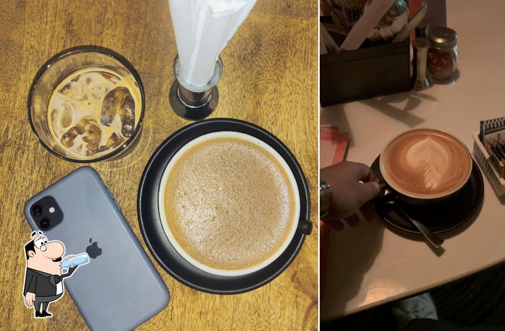 Cappuccino at Café Caffeinated