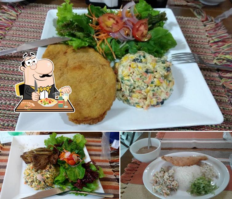 Comida em Restaurante Casa do Frango