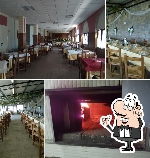 Siediti a un tavolo di Ristorante Pizzeria Canoscio