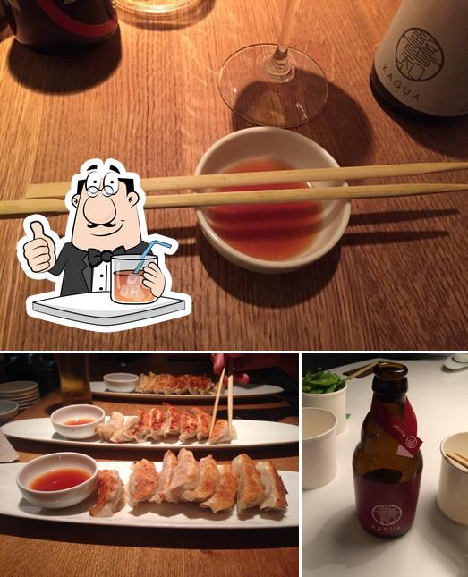La photo de la boire et nourriture concernant Gyoza Bar
