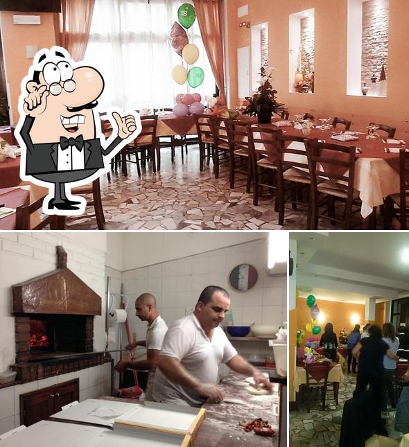 Gli interni di THE PINK PANTHER PIZZERIA PANINOTECA