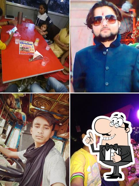 Apna Adda Market & Restaurant, Fauji Tiraha