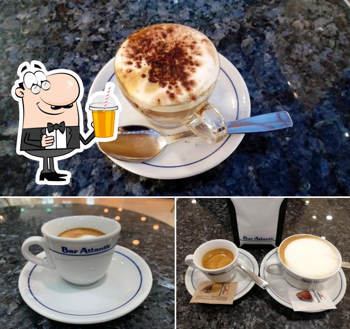 Goditi un drink a Bar Atlantic