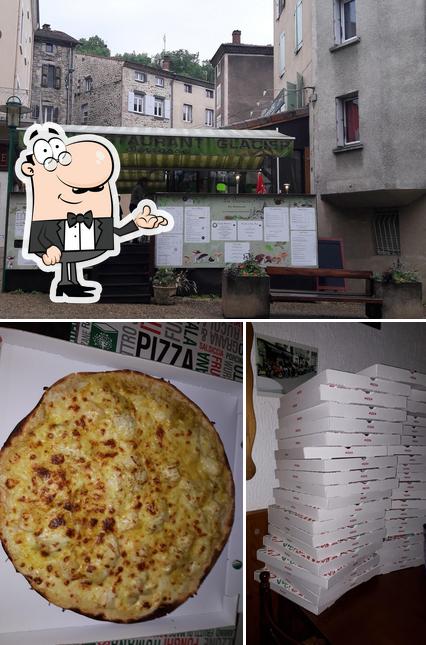 La photo de la intérieur et pizza concernant sasu LE LIEU DIT Bar / Pizzeria