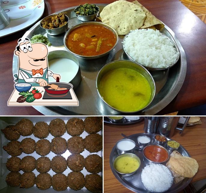 Chicken curry at Hotel Ganesh Krupa