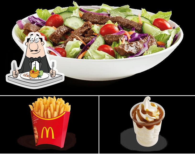 Еда в "McDonald's Macarthur Square II"