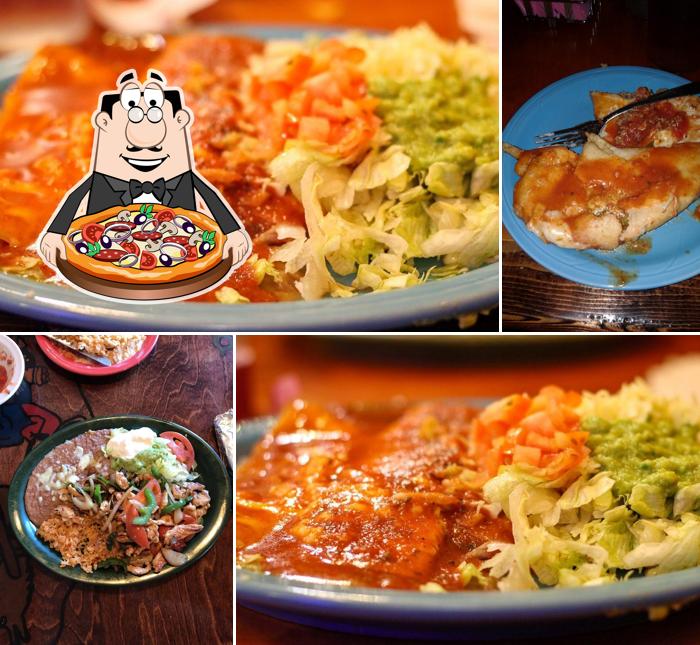 La Carreta Mexican Restaurant, 119 Western Plaza Dr in Newport