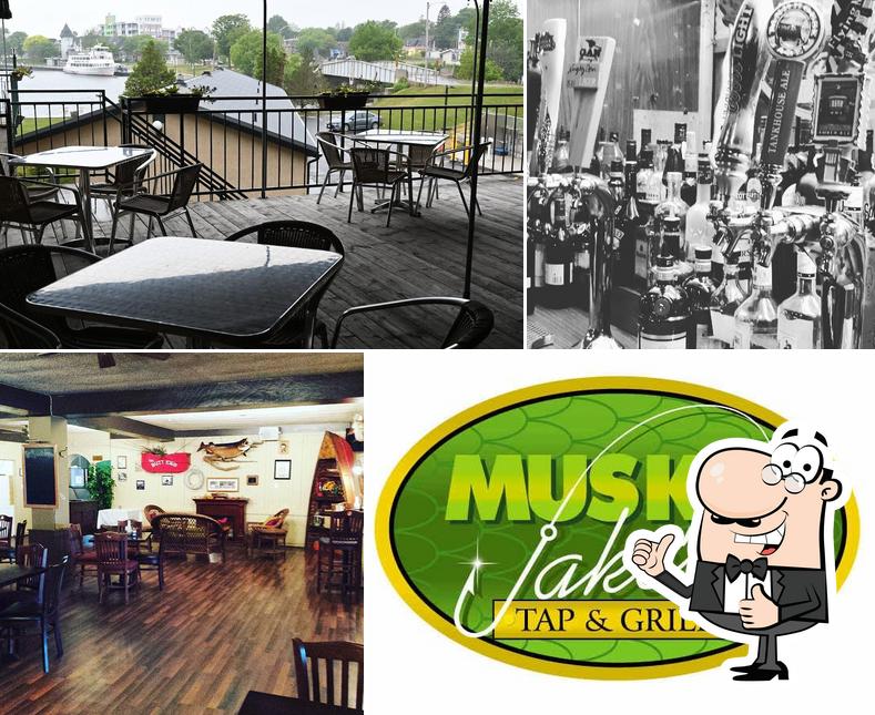 Это снимок ресторана "Muskie Jake's Tap & Grill"