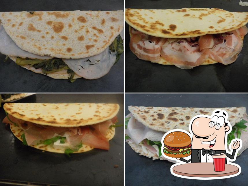 Prenditi un hamburger a Il Chioschino Della Buona Piadina