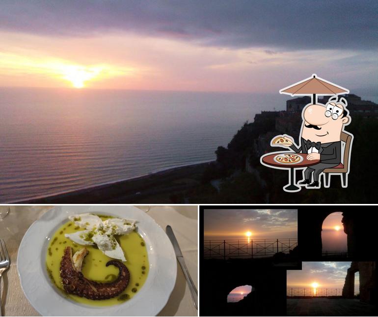 Dai un’occhiata alla foto che mostra la esterno e cibo di Ristorante Valle Reale