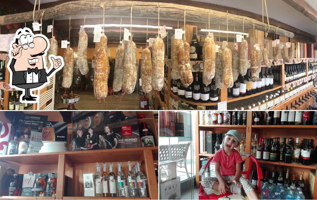 Guarda la immagine che raffigura la interni e cibo di ENOTECA DiVino - Cantinoteca Valsugana di Carraro Gabriele