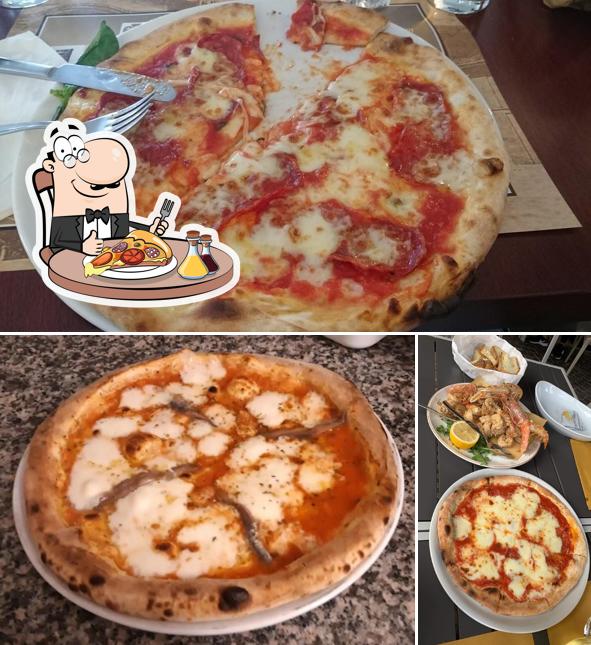 Choisissez des pizzas à Antica Osteria San Bernardino