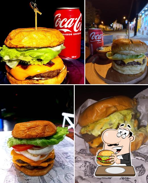 Peça um hambúrguer no Esconderijo Classic Burger