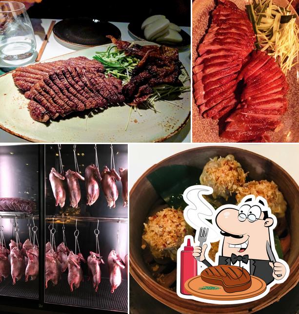 Закажите мясные блюда в "Ron Gastrobar Oriental Downtown"