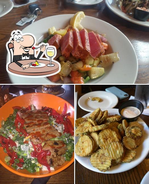 Johnny's Bar & Grille, South Hadley Carta del restaurante y opiniones