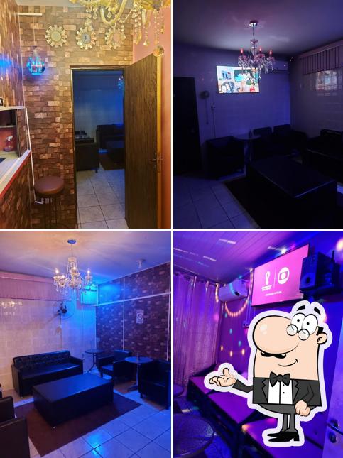 O interior do Drinks Bar 45