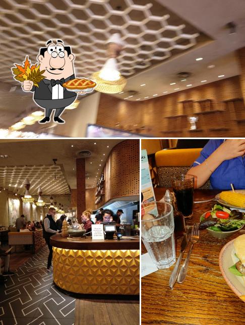 Restaurante Nando's Manchester - Parrs Wood, Manchester, Parrs Wood ...