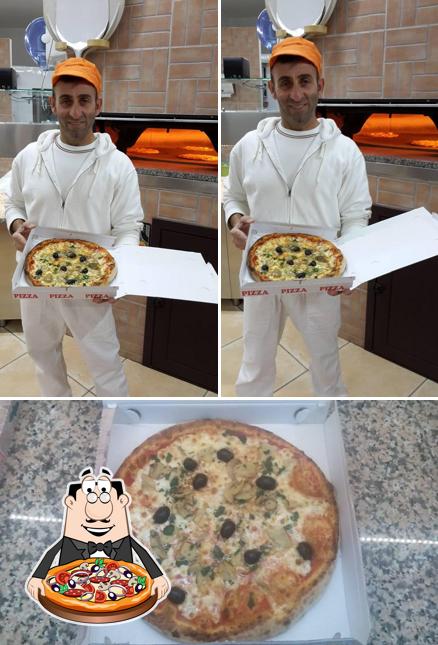 Prenditi una pizza a Pizzeria La Rosa Dei Venti - asporto e consegna a domicilio