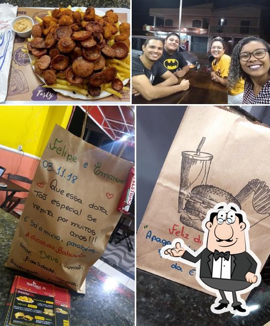 O interior do Babuska Gold (pizza, hambúrguer, esfihas e pastéis)