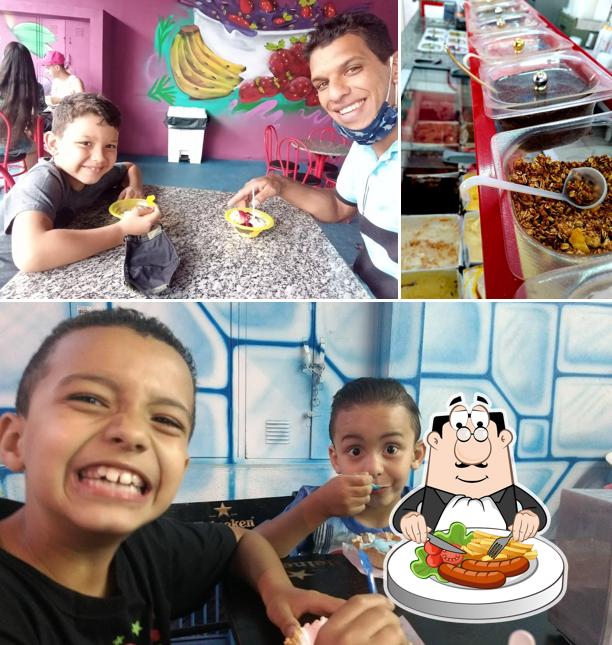 A foto da comida e mesa de jantar no Sorveteria Cremone