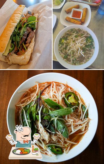 Food at What's The Pho