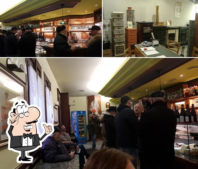 Tra le varie cose da Ristorante Albergo Da Fanio di Bergamo Francesco, Marco & C. Sas si possono trovare la interni e bancone da bar