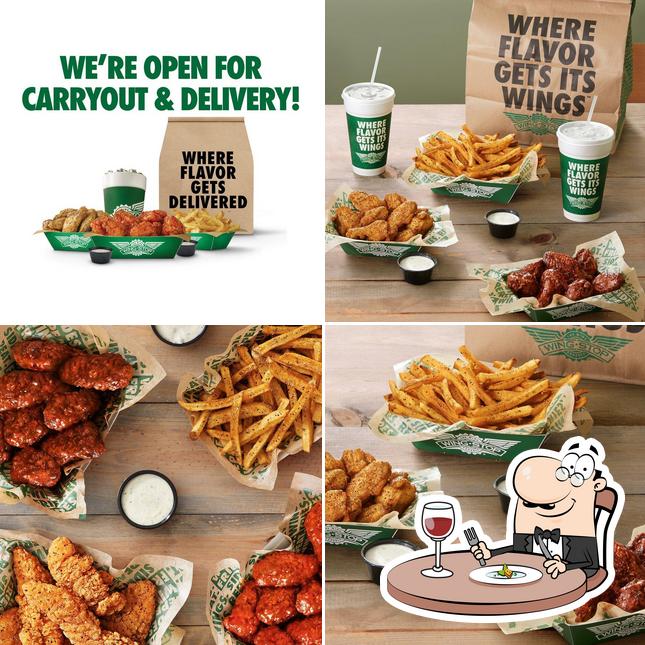 Wingstop, 3720 North Broadway in Chicago Restaurant menu and reviews