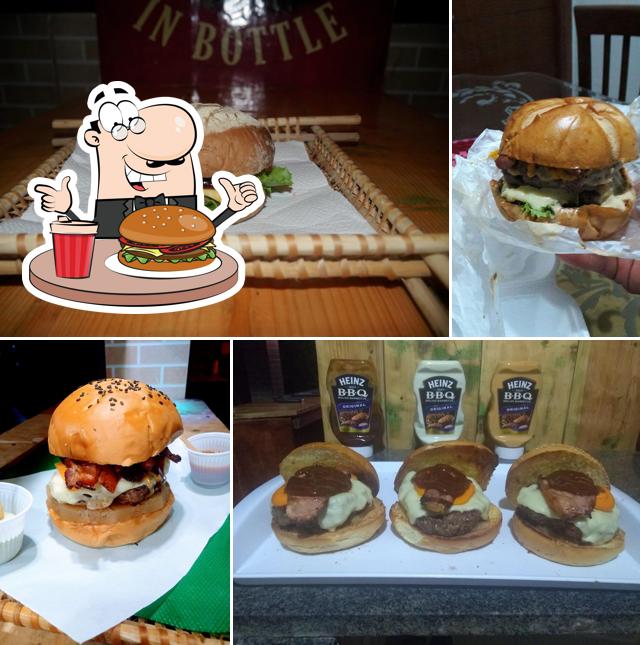 Peça um hambúrguer no PYETTRA'S BURGER