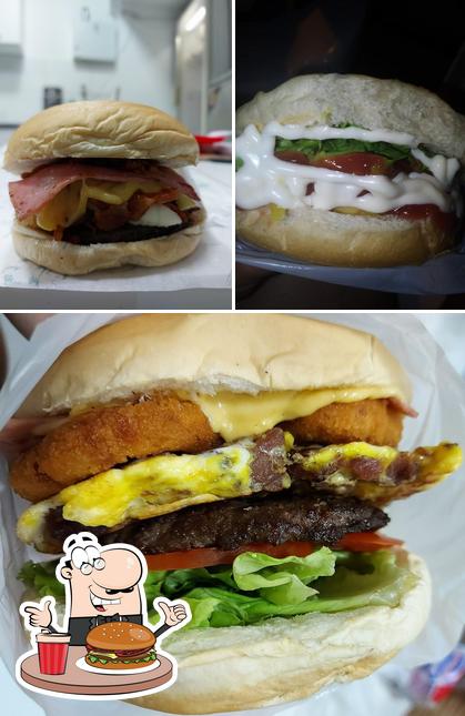 Experimente um hambúrguer no Ros Lanches